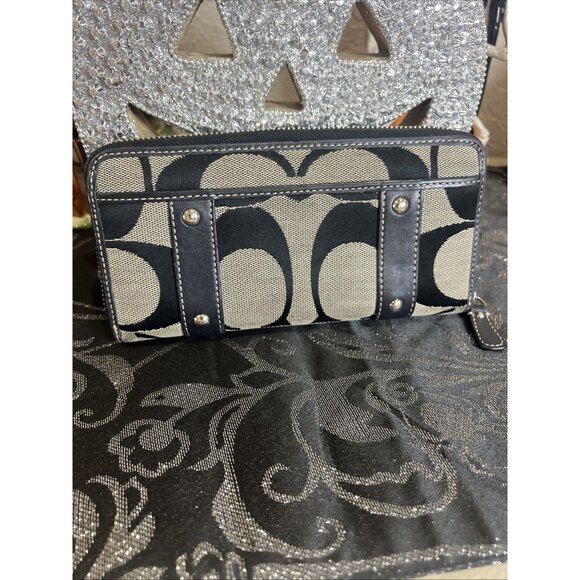 Coach Wallet Zoe Double Buckles Black Jacquard Leather Accordion Zip - Picture 2 of 13